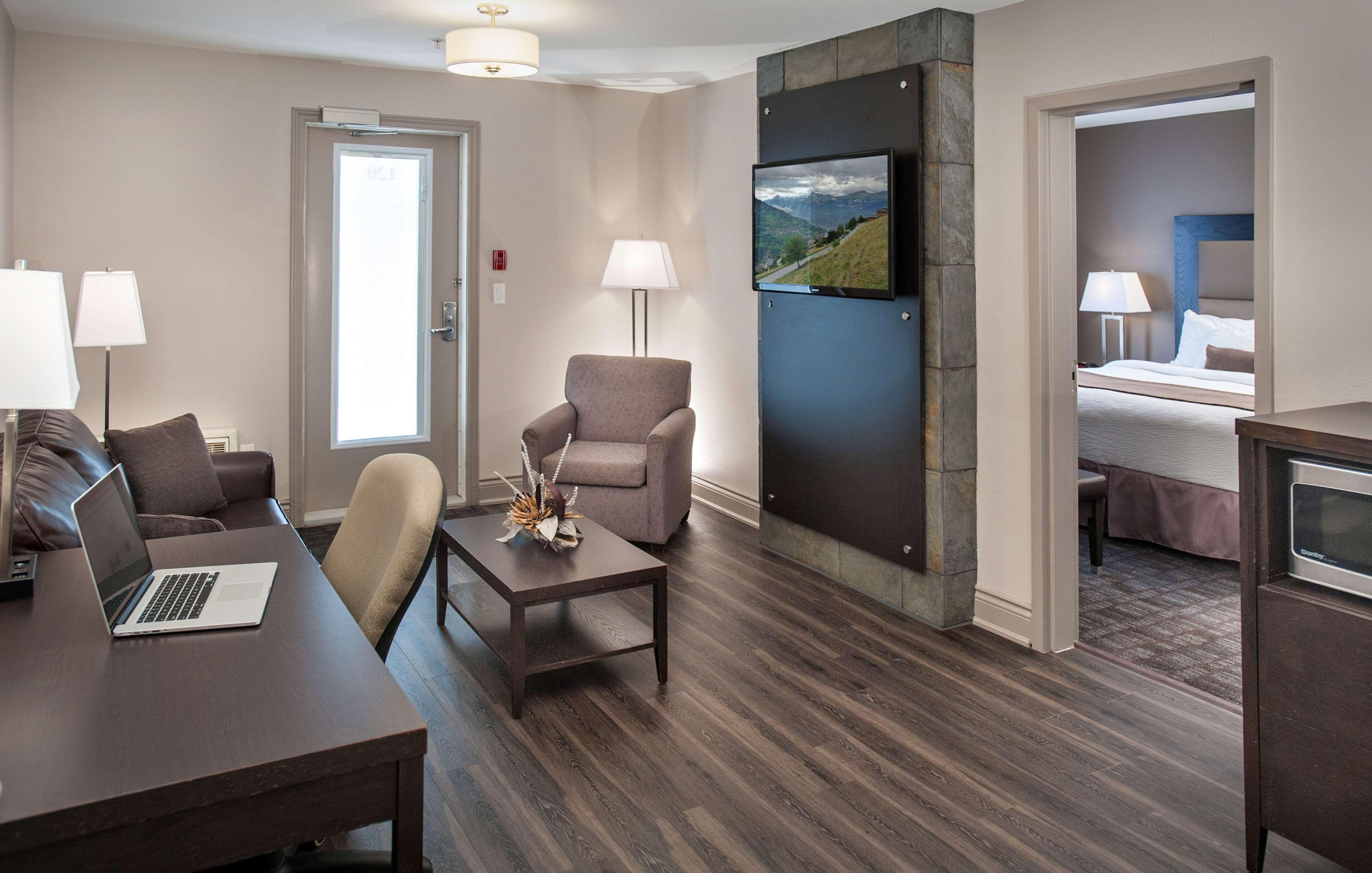 Best Western Plus Moncton Exterior photo