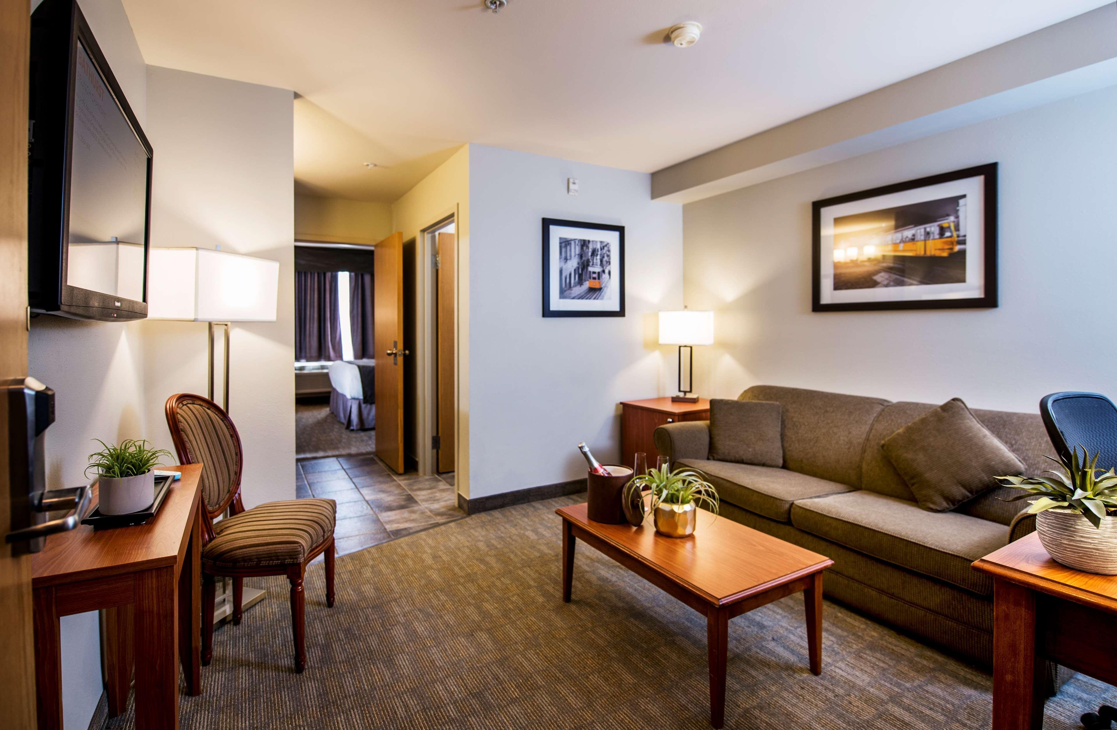 Best Western Plus Moncton Exterior photo
