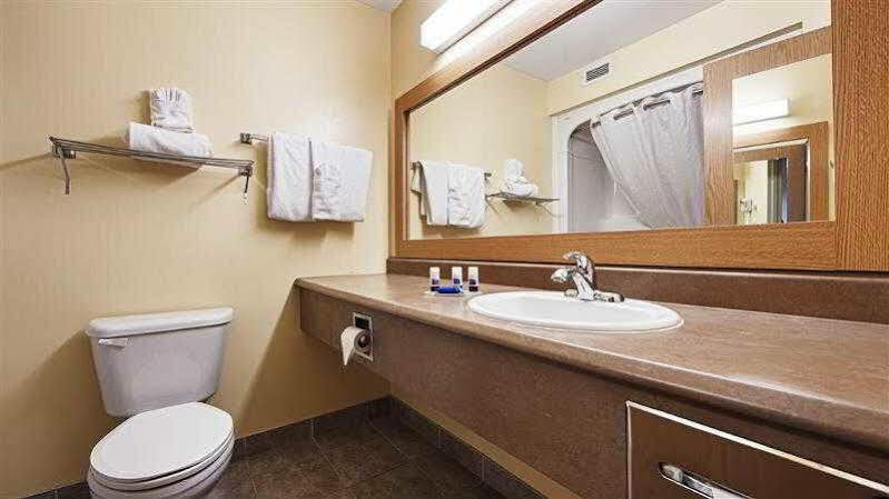 Best Western Plus Moncton Exterior photo
